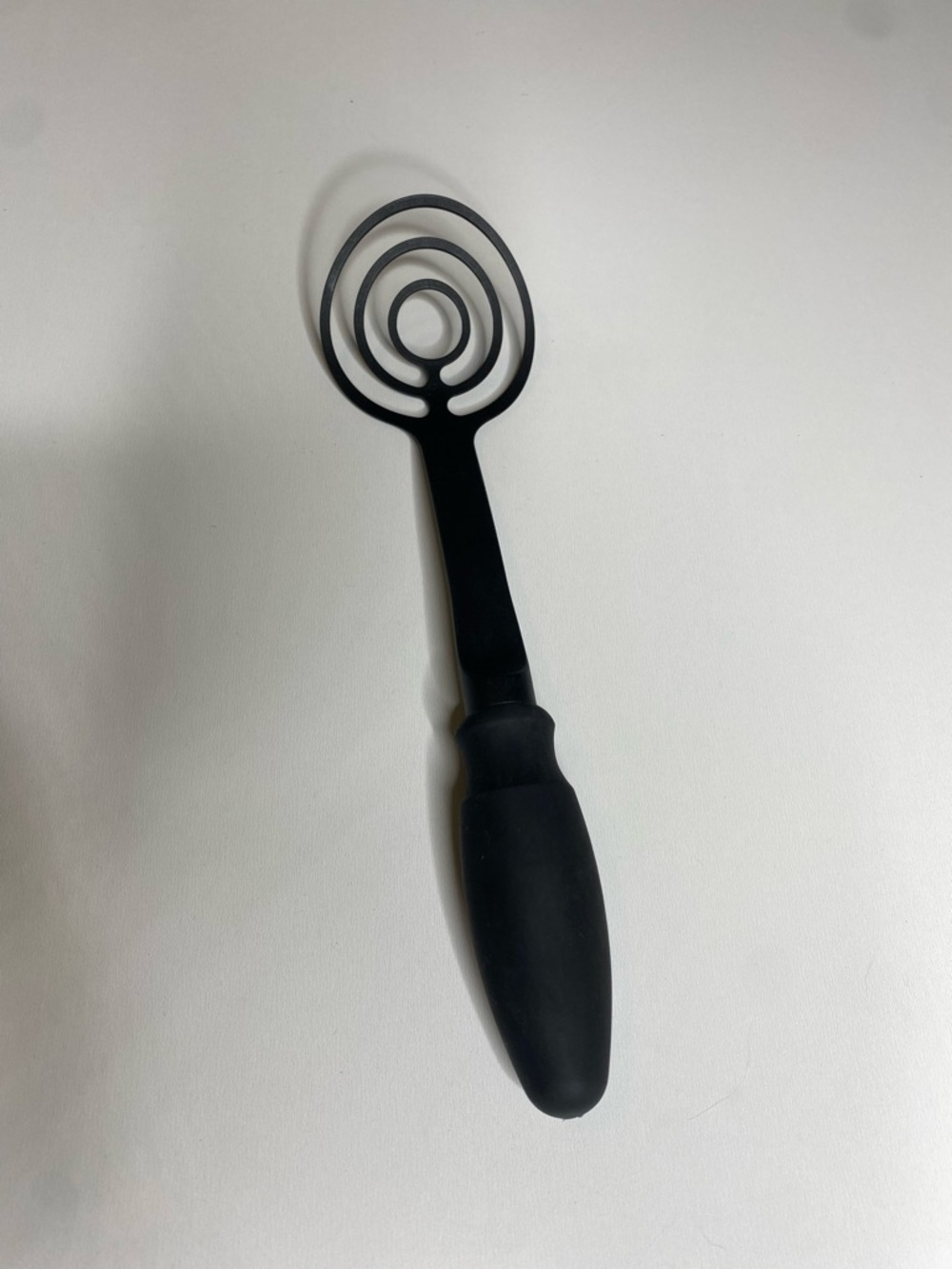 The Pampered Chef 11” Black Mix N’ Masher Spiral Whisk Kitchen Utensil Tool